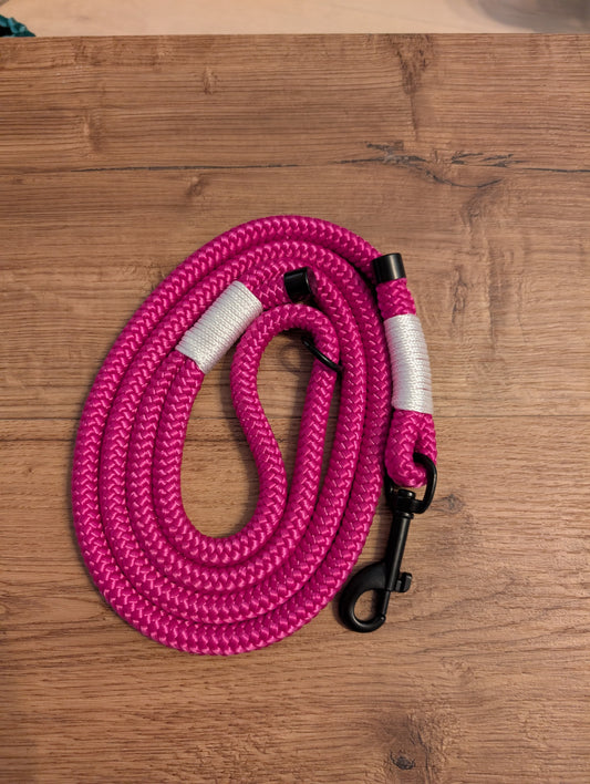Fuchsia Führleine 1,30m - Chaosqueens Manufaktur