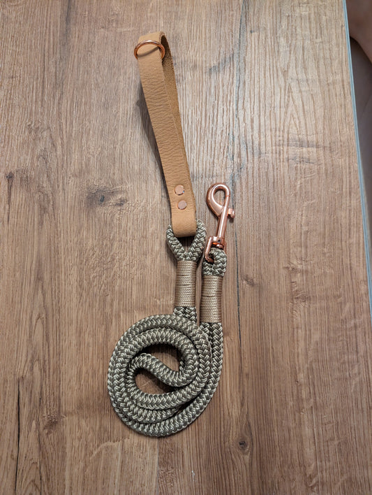 Taupe mit Ledergriff Führleine 1,10m - Chaosqueens Manufaktur