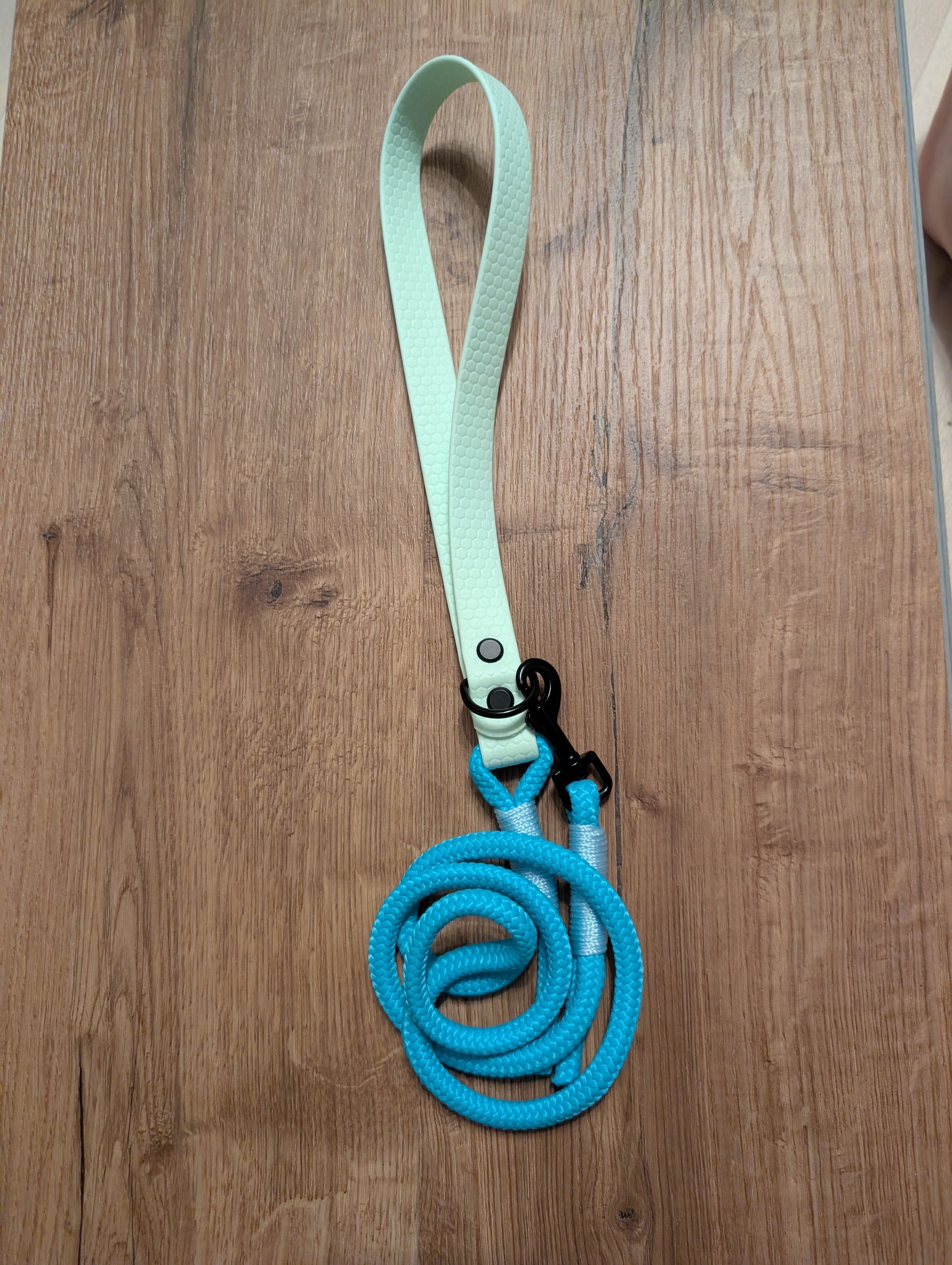 Blau mit Biothanegriff Führleine 1m - Chaosqueens Manufaktur