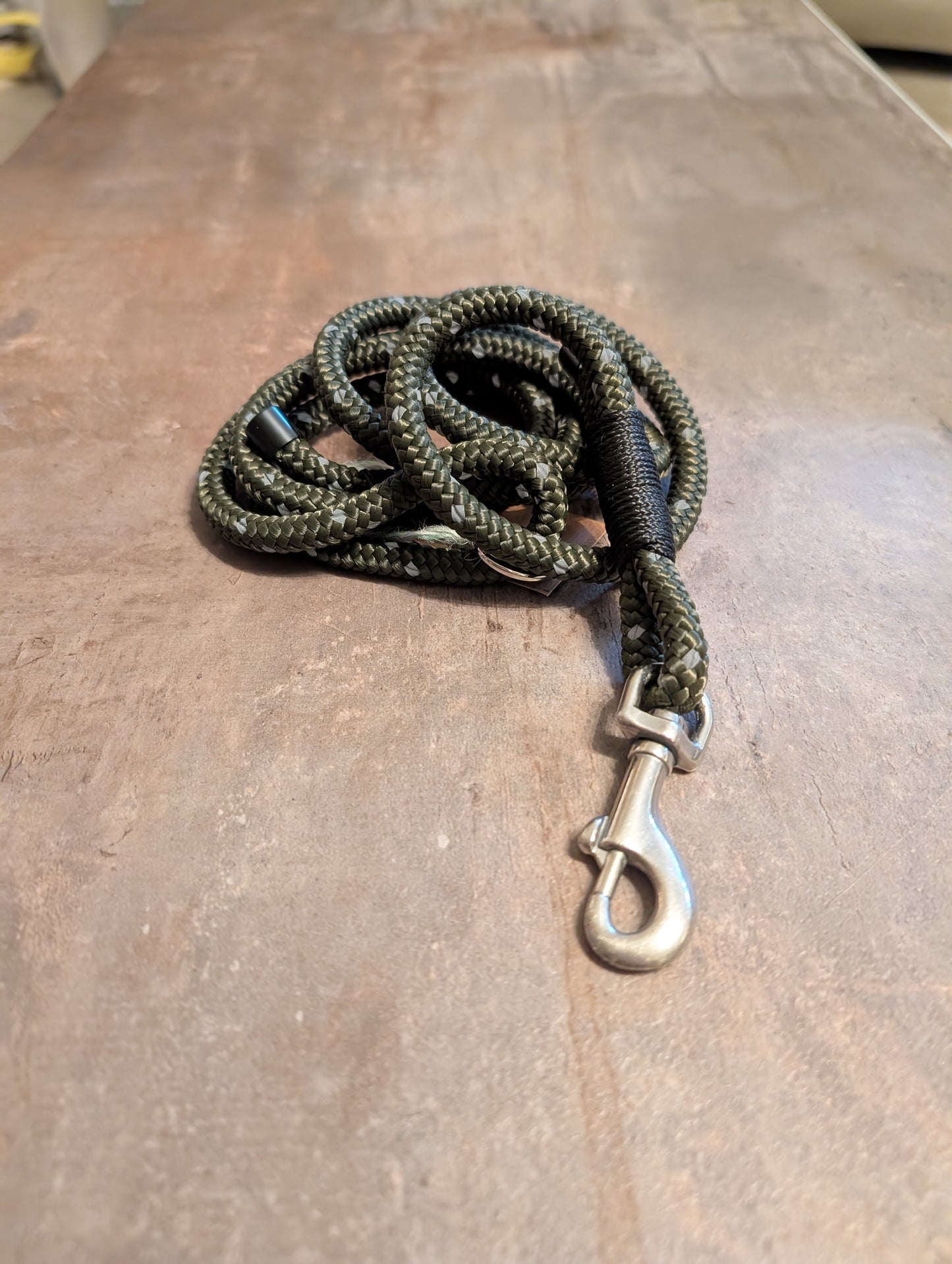 Reflektor Olive 1,2m Führleine mit Handschlaufe