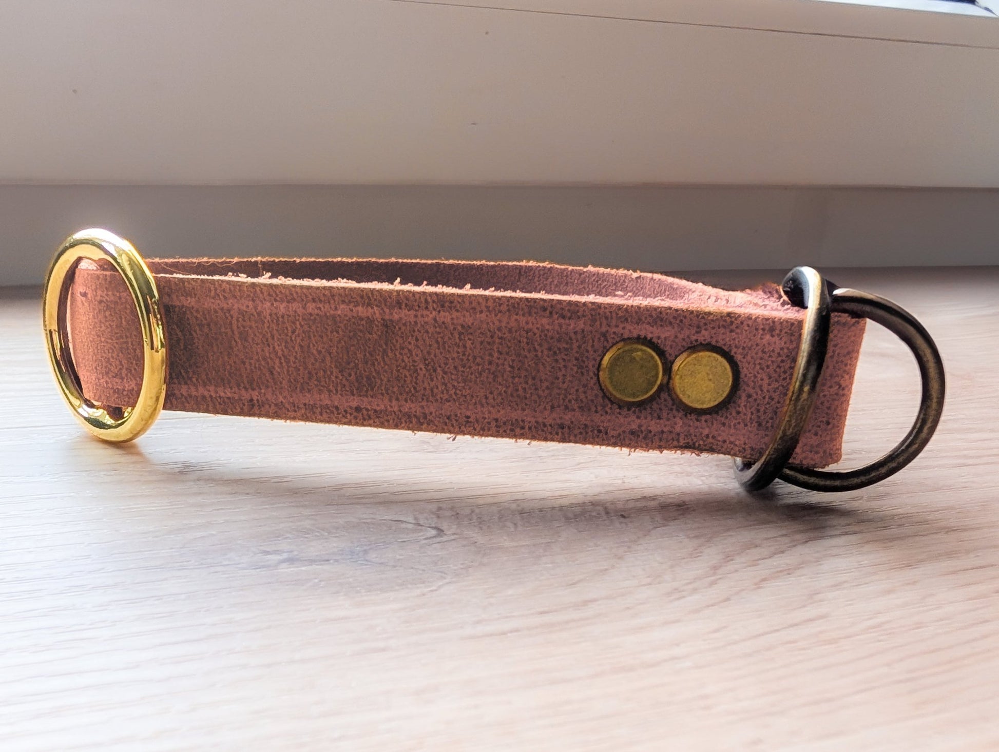 Halsband Beige Nubukleder - Chaosqueens Manufaktur
