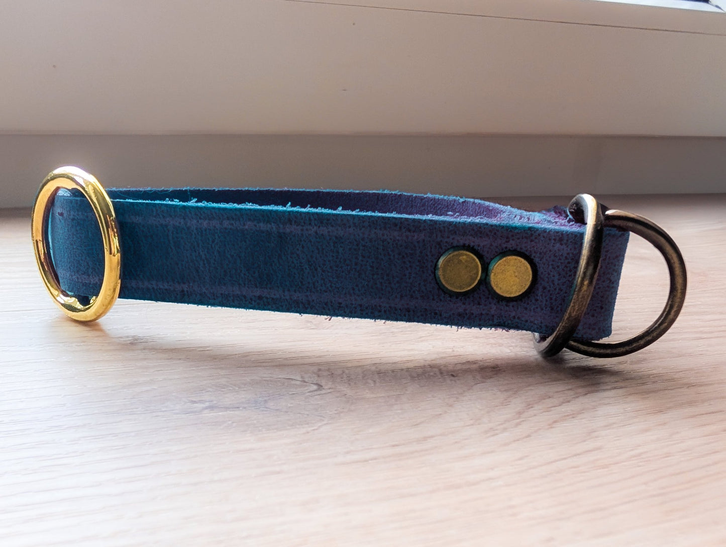 Halsband Blau Nubukleder - Chaosqueens Manufaktur
